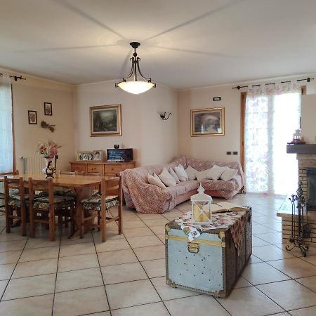 Ferienwohnung Relax In Collina A Due Passi Dal Mare Torriana Exterior foto