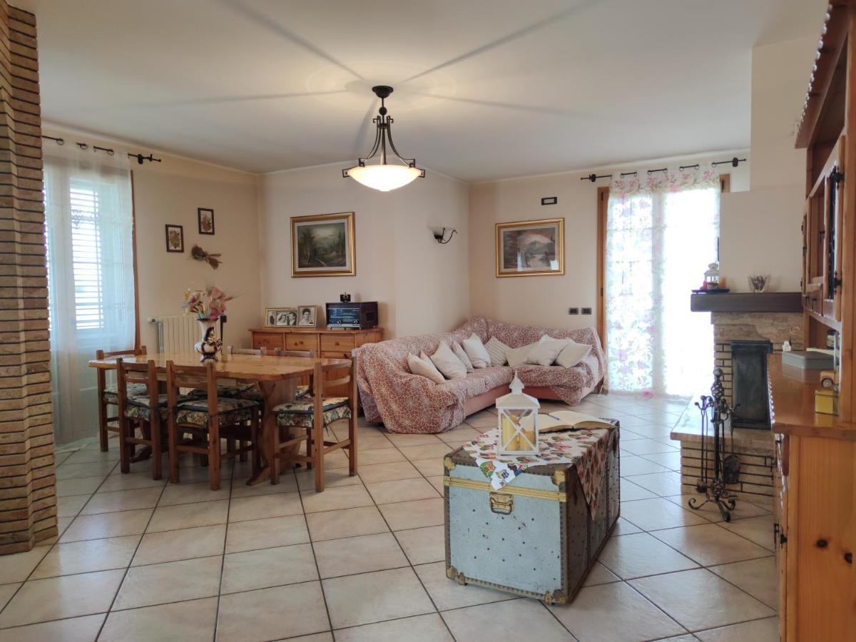 Ferienwohnung Relax In Collina A Due Passi Dal Mare Torriana Exterior foto