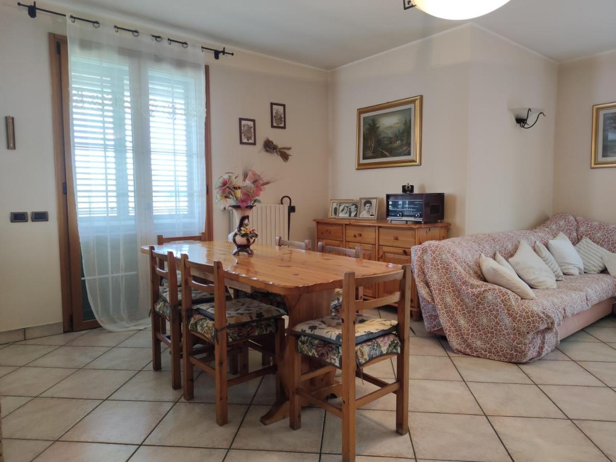 Ferienwohnung Relax In Collina A Due Passi Dal Mare Torriana Exterior foto