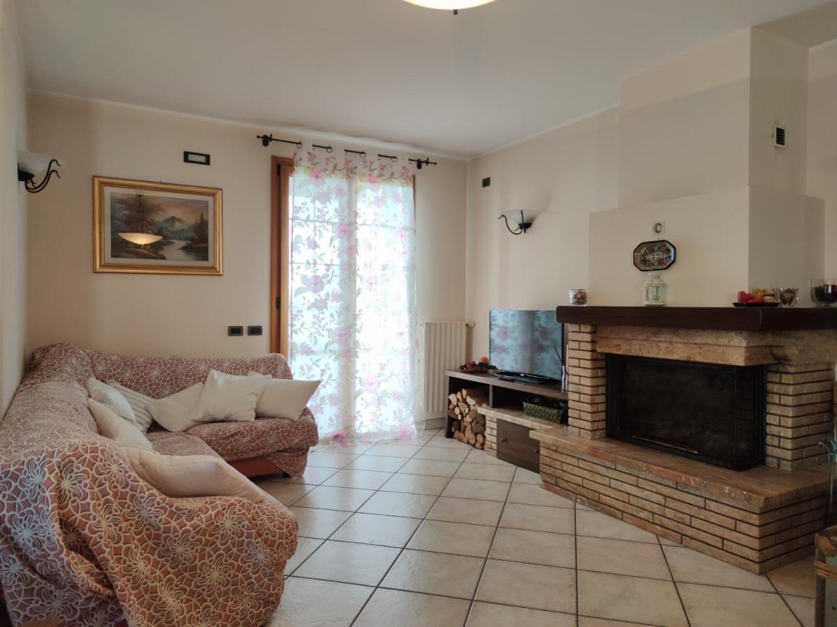 Ferienwohnung Relax In Collina A Due Passi Dal Mare Torriana Exterior foto