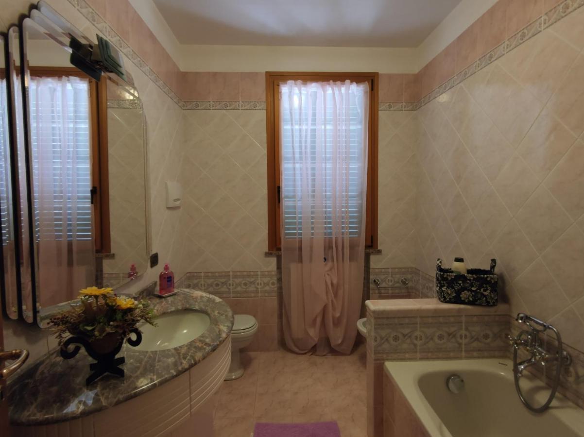Ferienwohnung Relax In Collina A Due Passi Dal Mare Torriana Exterior foto