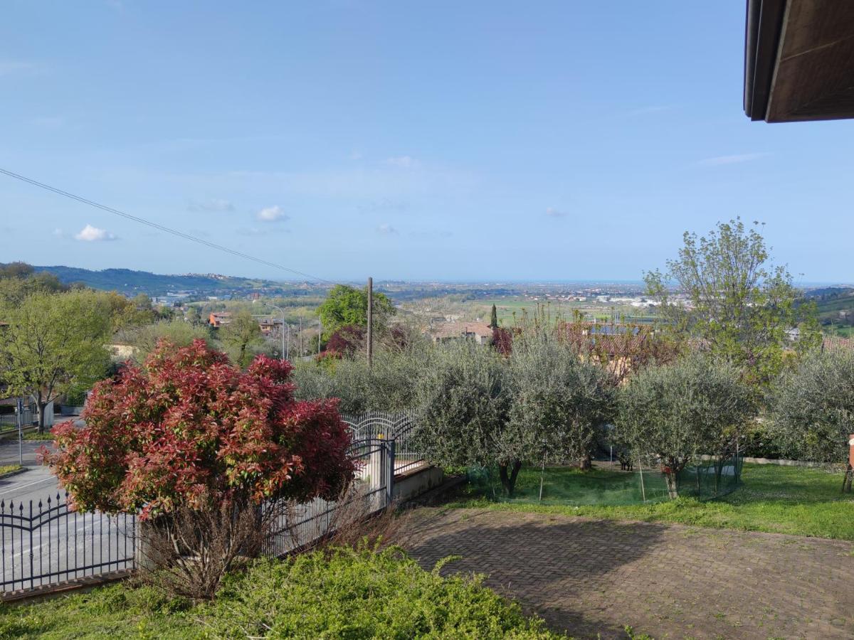 Ferienwohnung Relax In Collina A Due Passi Dal Mare Torriana Exterior foto